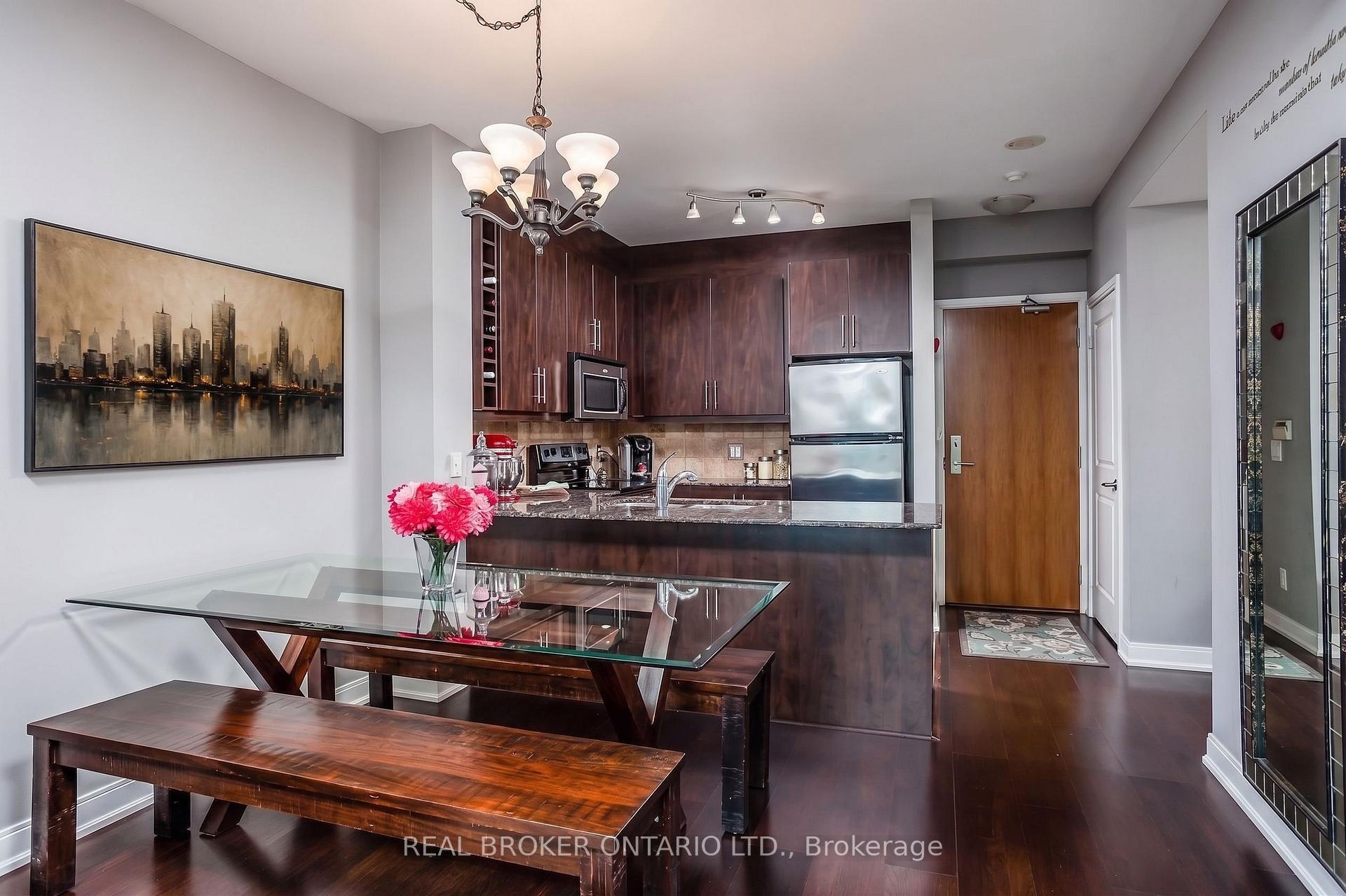 Photo 5 of Unit 1304, 88 Broadway Avenue, Toronto, Mount Pleasant West — HOMEH