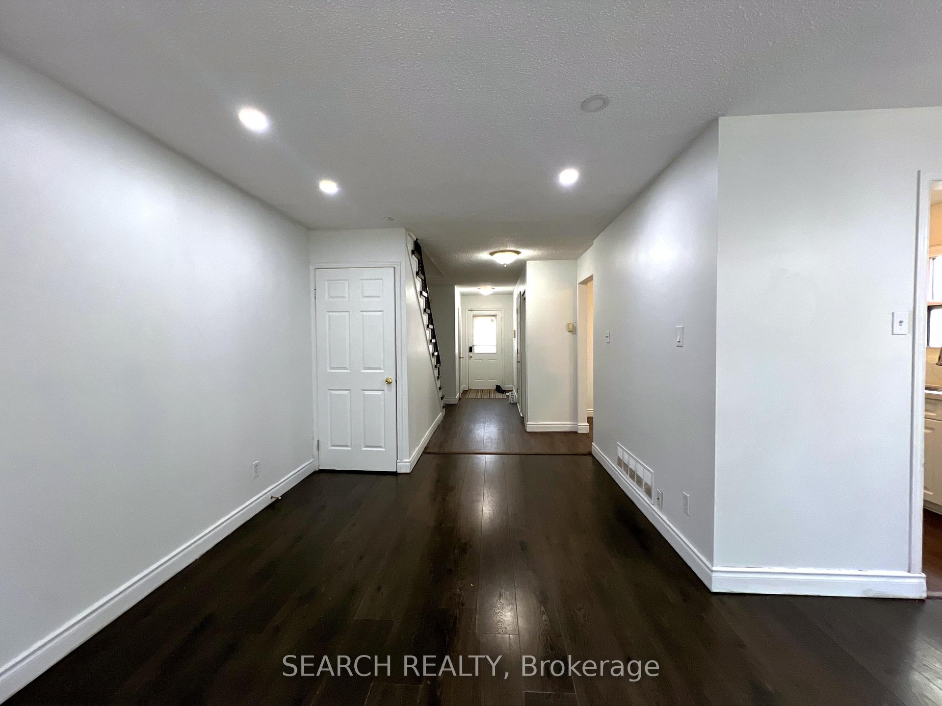 Photo 11 of 93 Martindale Crescent, Brampton, Brampton West — HOMEH