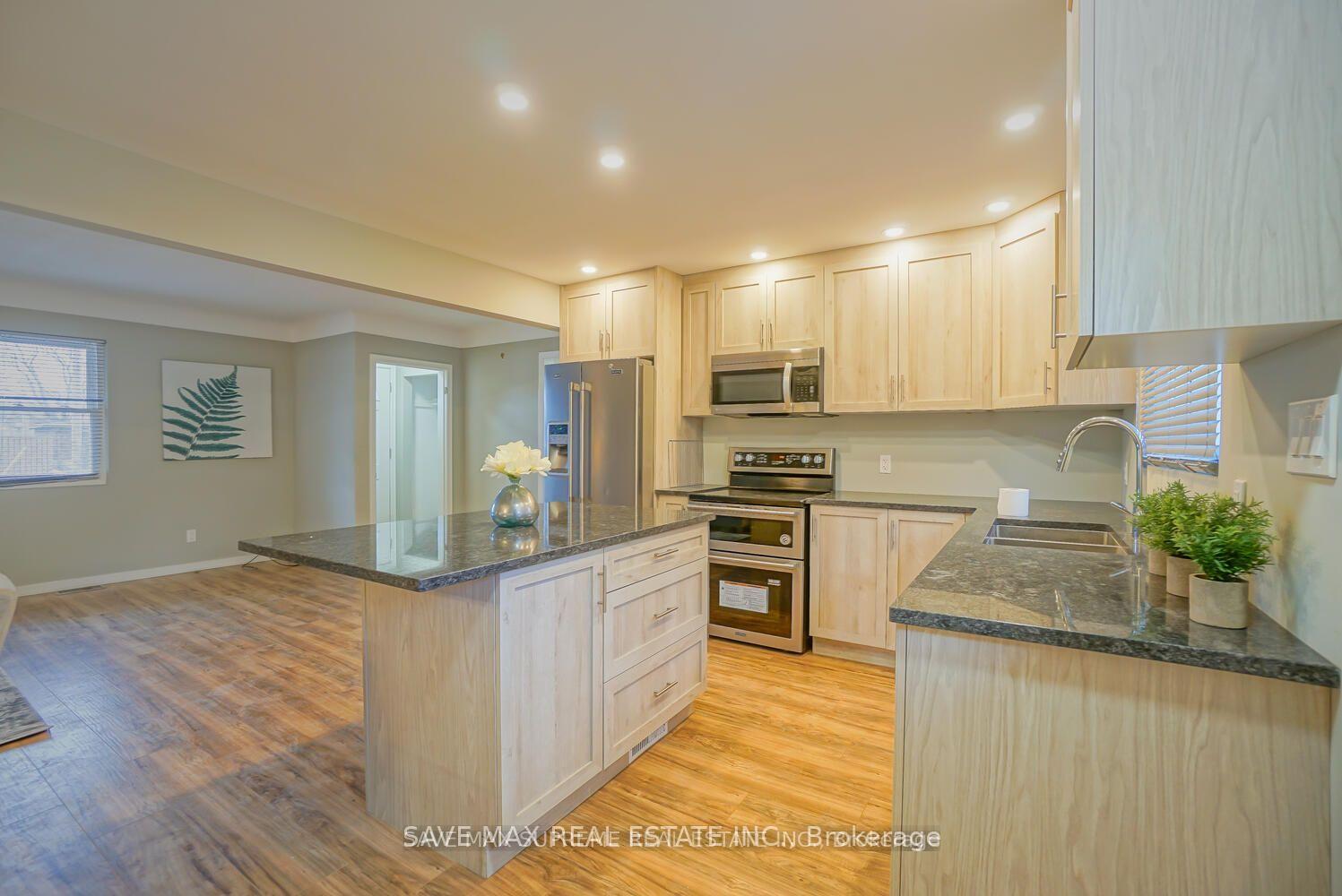 Photo 5 of 7631 Wayne Street, Niagara Falls, Ascot — HOMEH