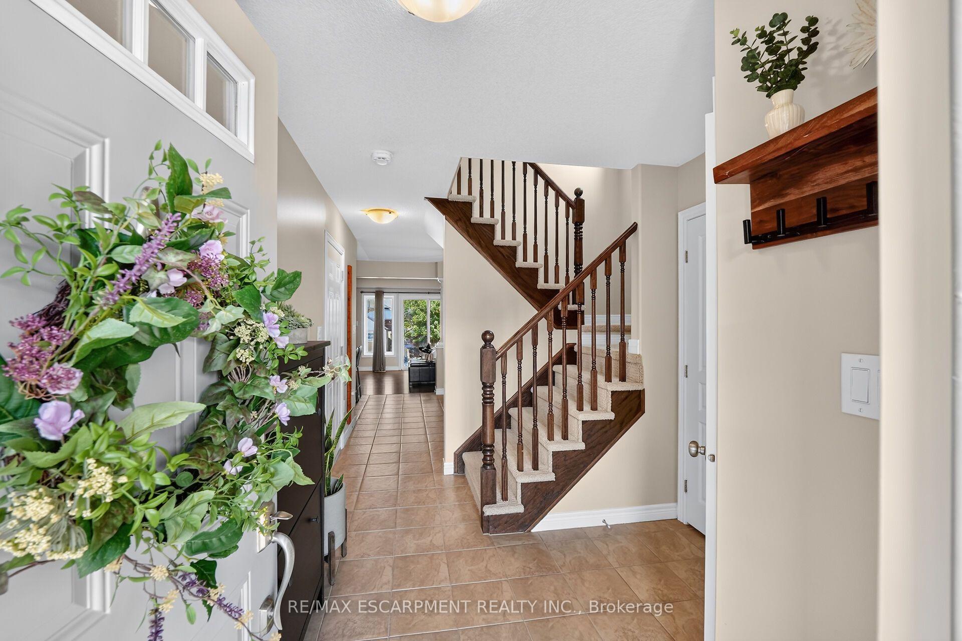 Photo 6 of 4838 Adam Court, Lincoln, Beamsville — HOMEH
