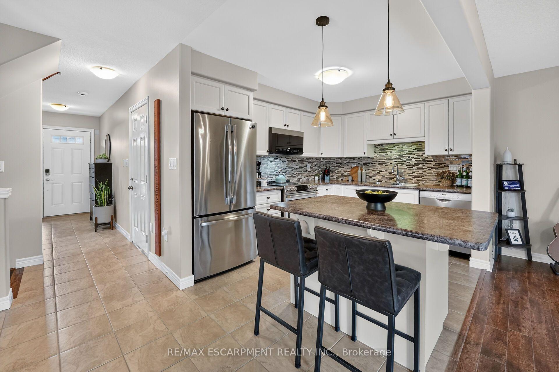 Photo 8 of 4838 Adam Court, Lincoln, Beamsville — HOMEH