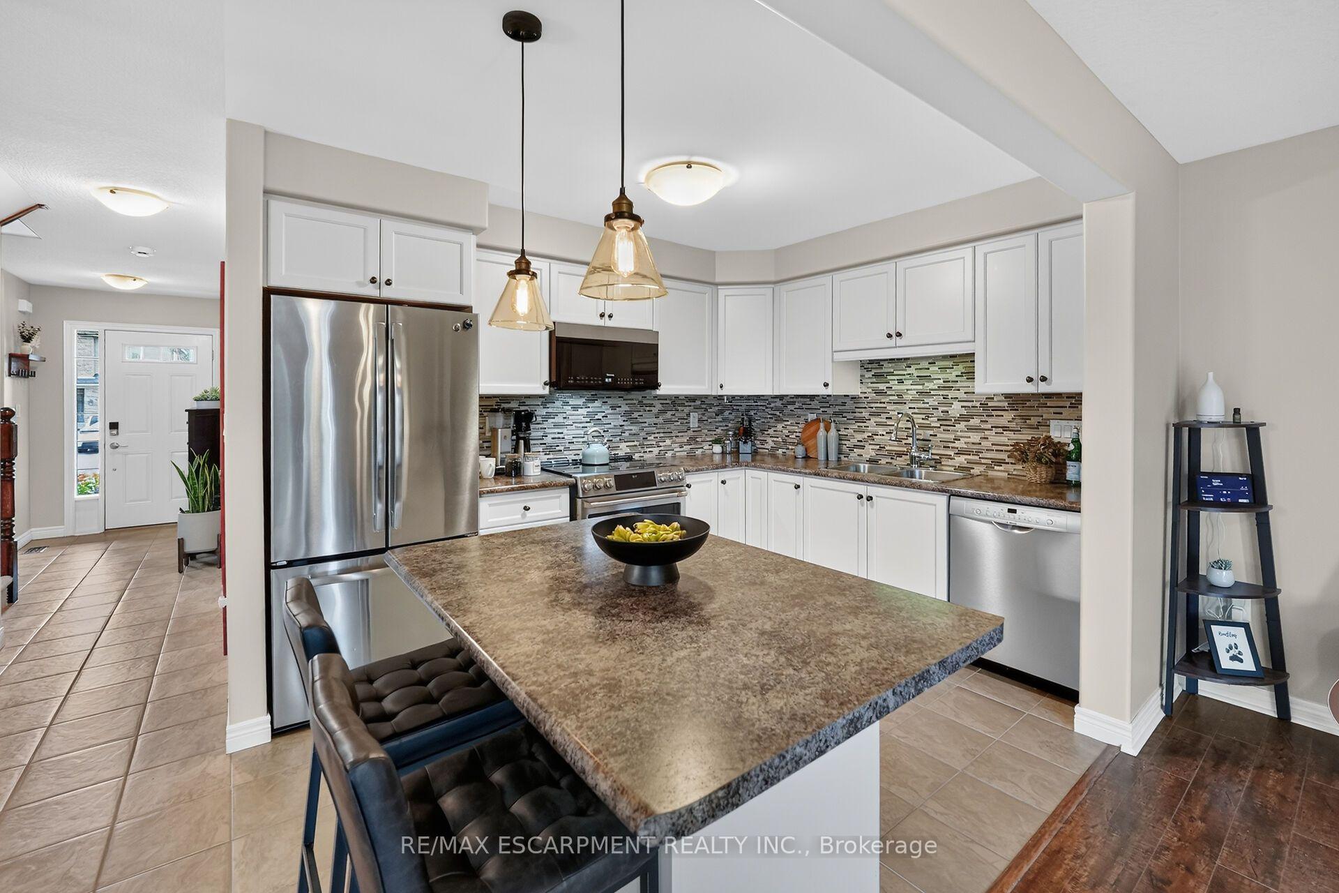 Photo 9 of 4838 Adam Court, Lincoln, Beamsville — HOMEH