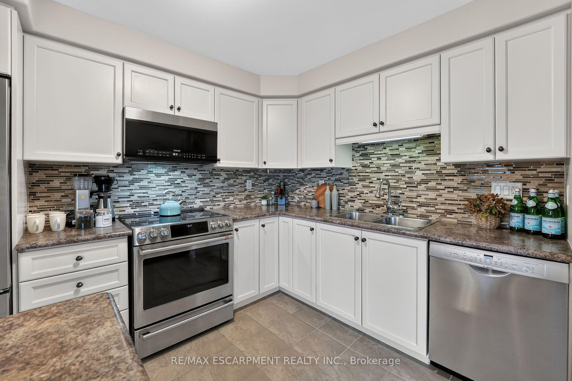 Photo 11 of 4838 Adam Court, Lincoln, Beamsville — HOMEH