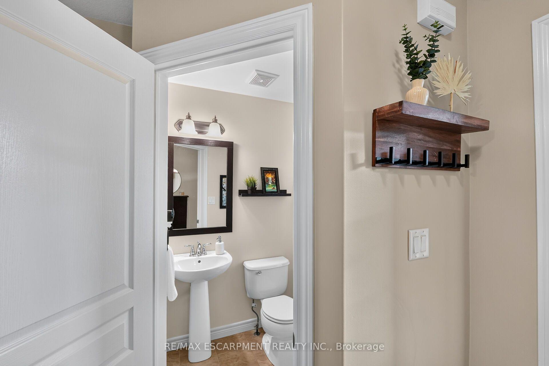Photo 18 of 4838 Adam Court, Lincoln, Beamsville — HOMEH