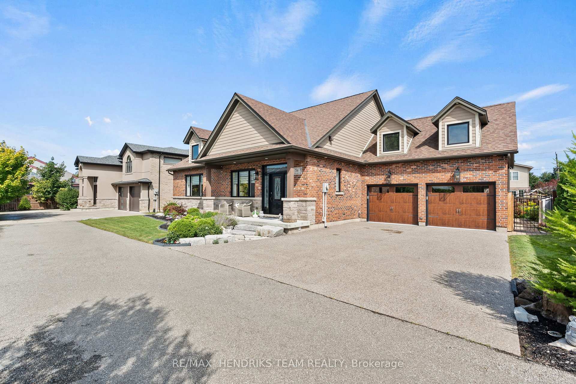 Photo 2 of 5B Wilholme Drive, St. Catharines, Grapeview — HOMEH