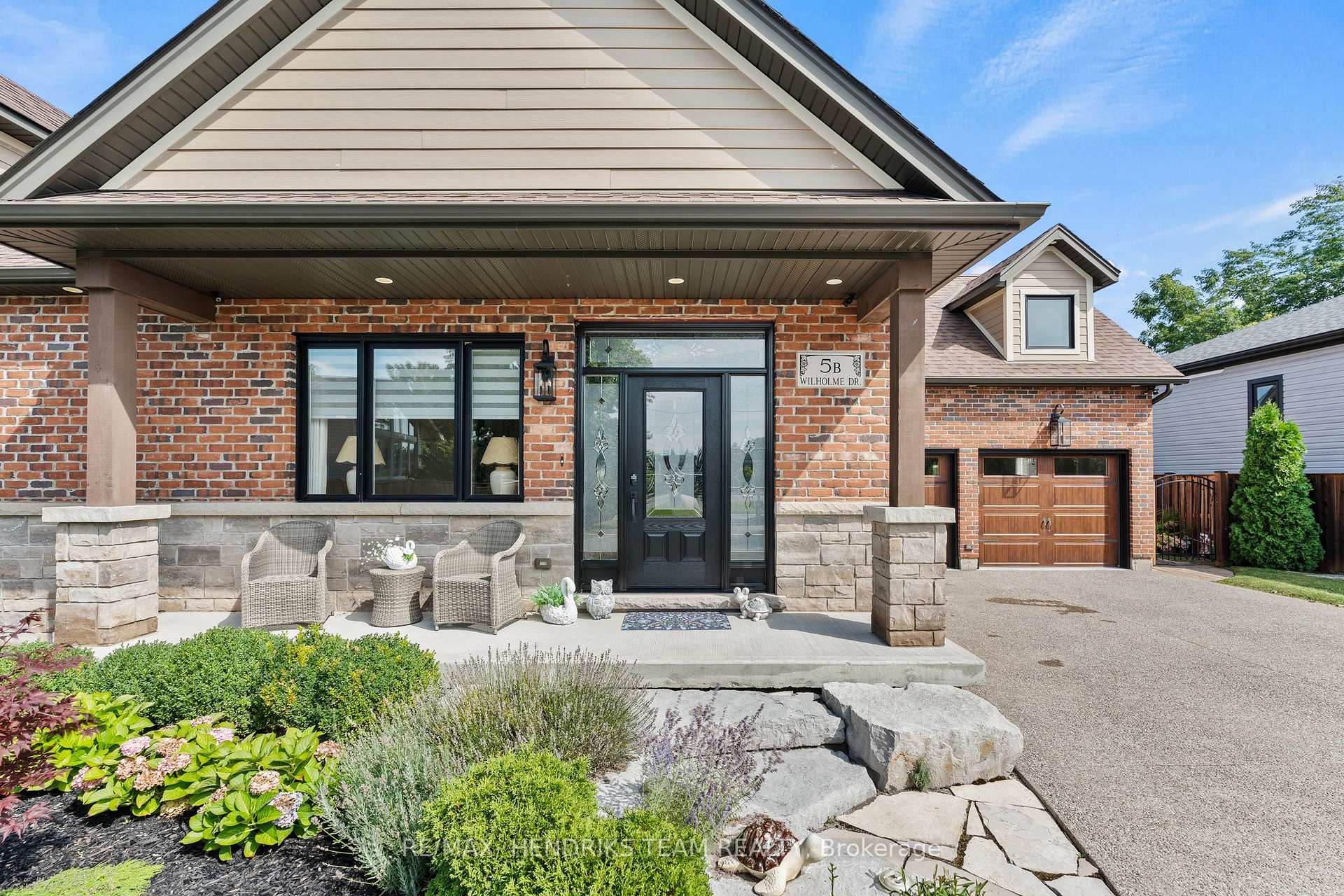 Photo 3 of 5B Wilholme Drive, St. Catharines, Grapeview — HOMEH