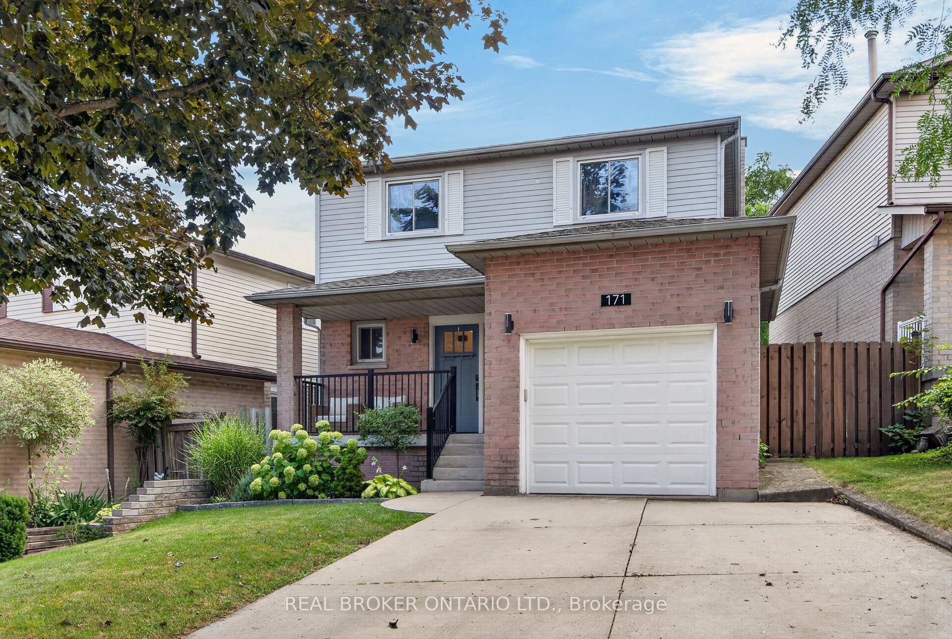 Photo 1 of 171 Golfwood Drive, Hamilton, Gurnett — HOMEH