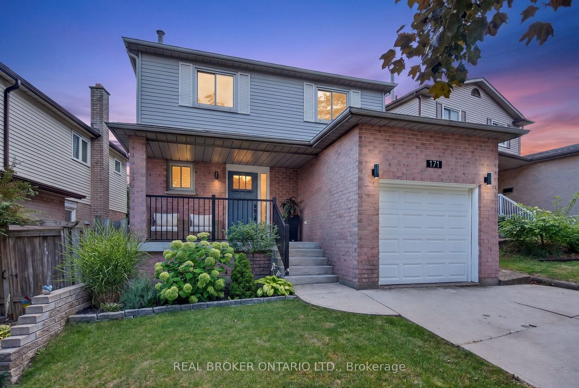 Photo 2 of 171 Golfwood Drive, Hamilton, Gurnett — HOMEH
