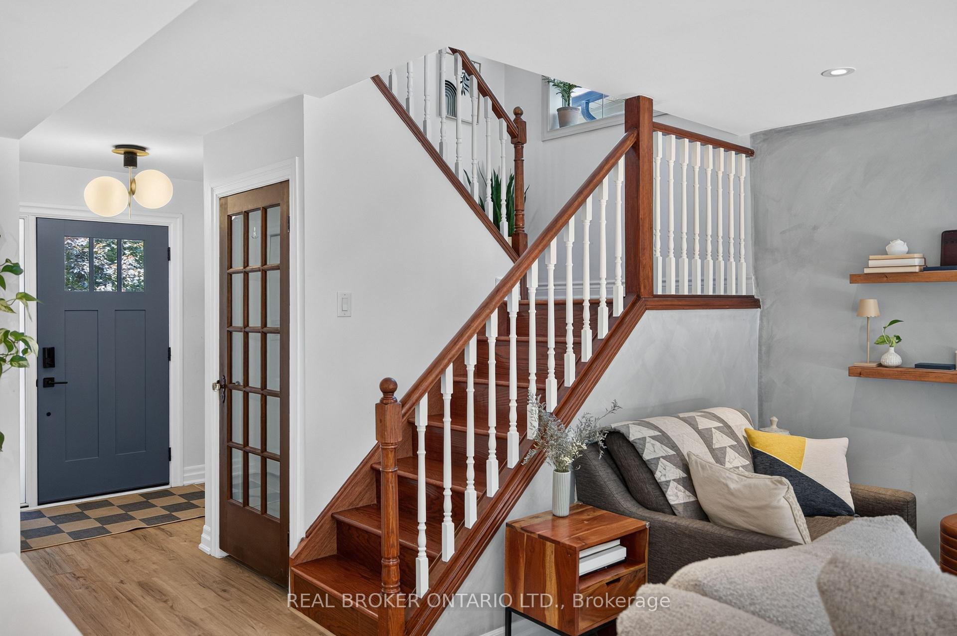 Photo 5 of 171 Golfwood Drive, Hamilton, Gurnett — HOMEH