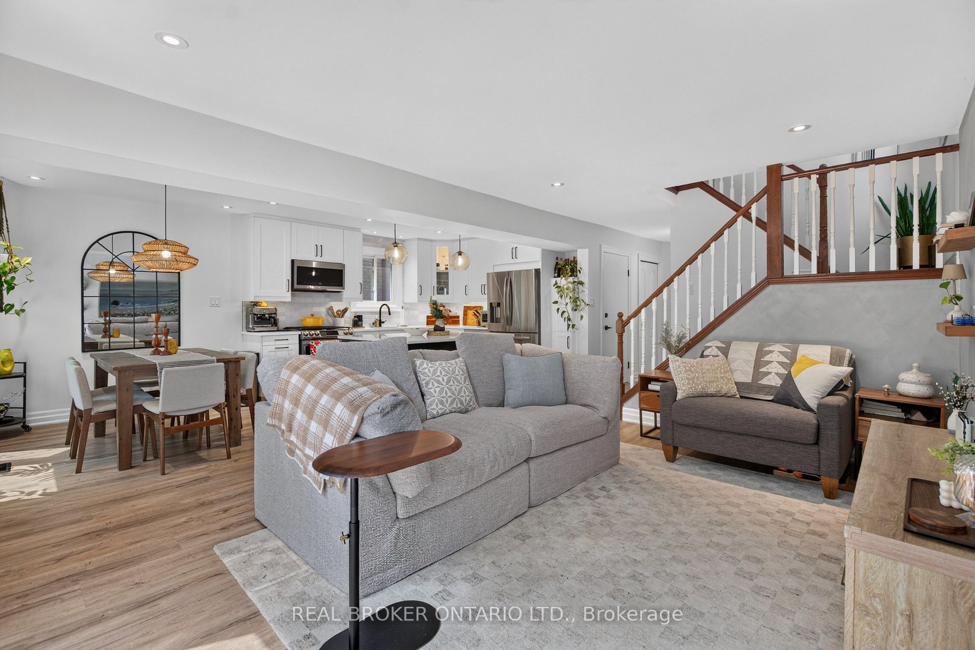 Photo 8 of 171 Golfwood Drive, Hamilton, Gurnett — HOMEH
