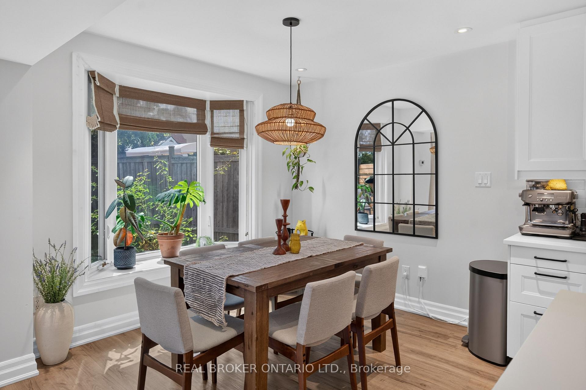 Photo 10 of 171 Golfwood Drive, Hamilton, Gurnett — HOMEH