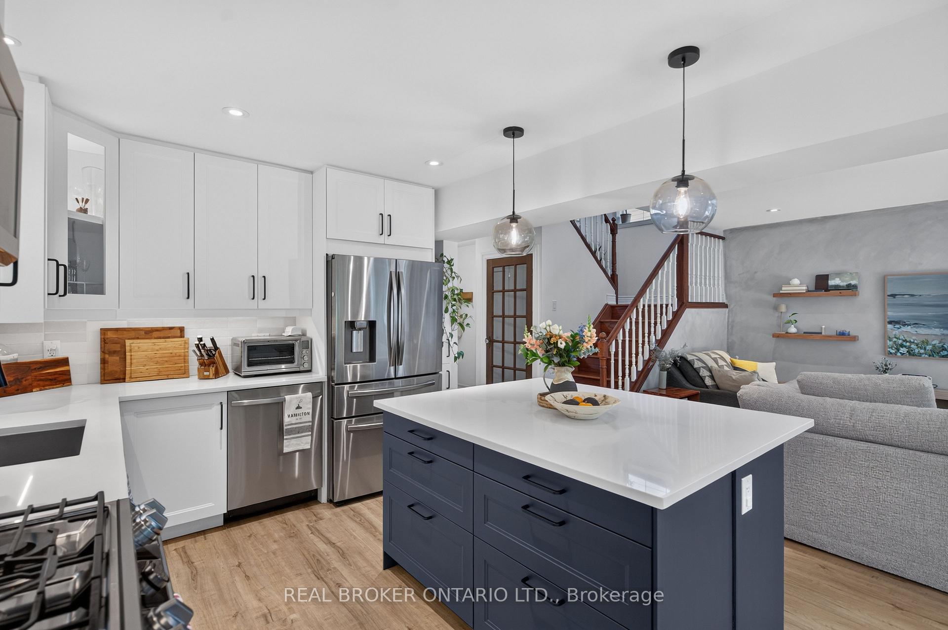 Photo 12 of 171 Golfwood Drive, Hamilton, Gurnett — HOMEH