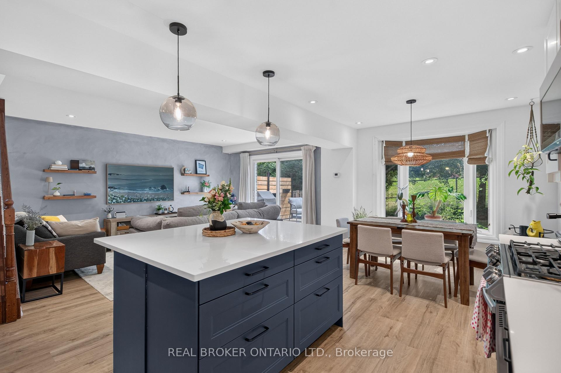 Photo 13 of 171 Golfwood Drive, Hamilton, Gurnett — HOMEH
