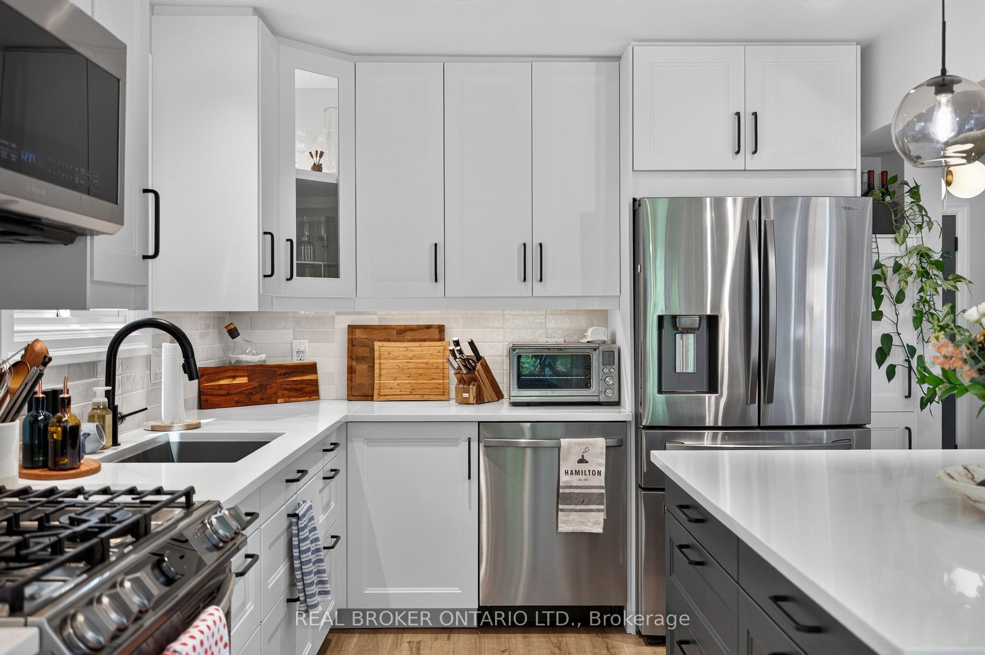 Photo 14 of 171 Golfwood Drive, Hamilton, Gurnett — HOMEH