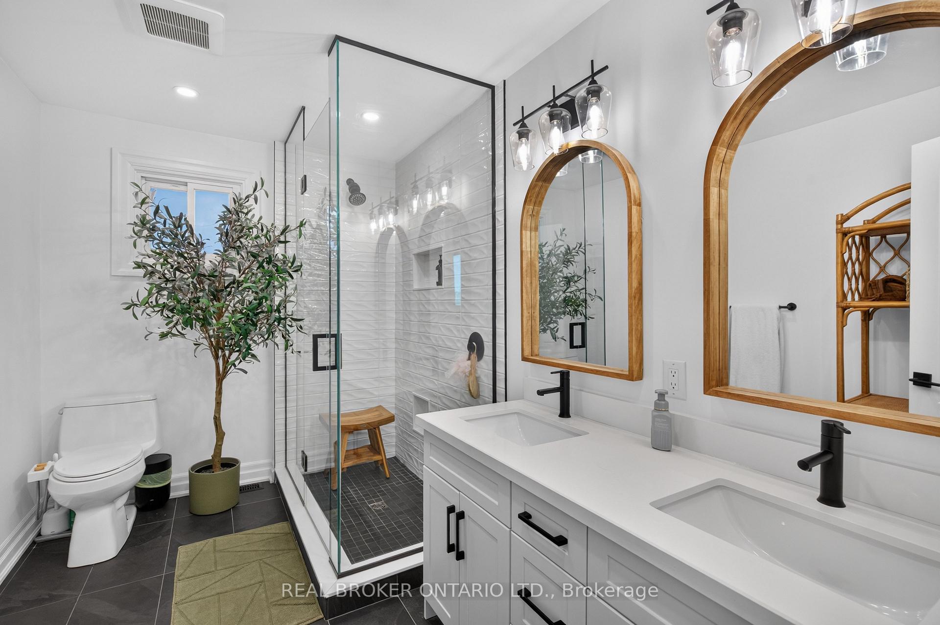 Photo 20 of 171 Golfwood Drive, Hamilton, Gurnett — HOMEH