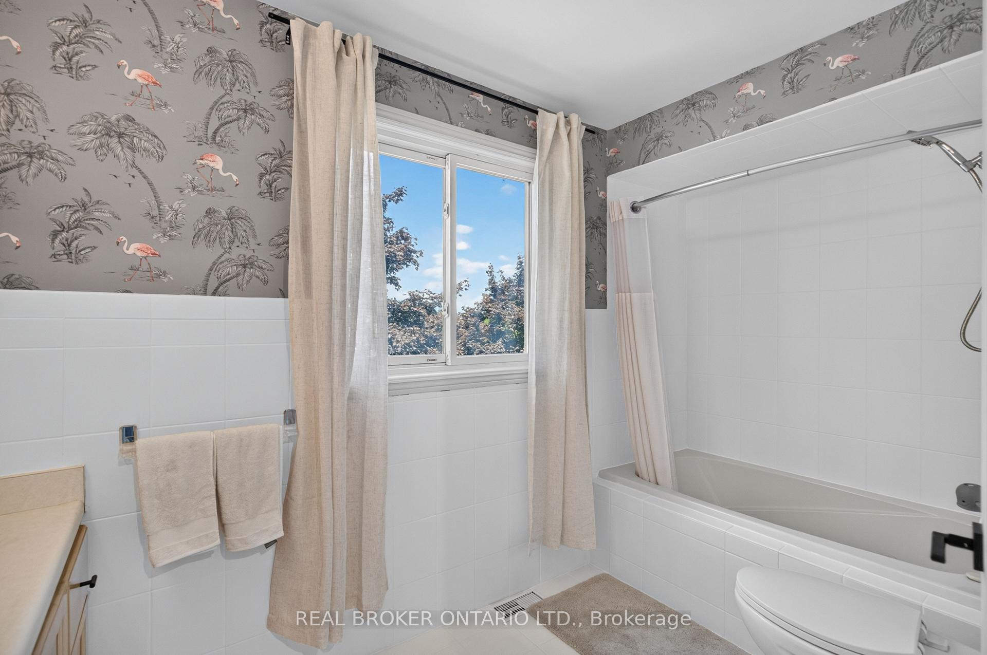 Photo 25 of 171 Golfwood Drive, Hamilton, Gurnett — HOMEH