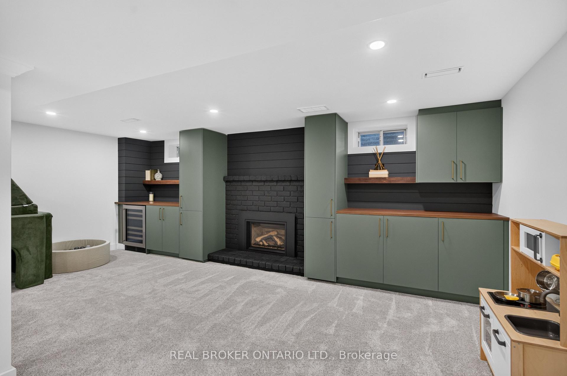 Photo 28 of 171 Golfwood Drive, Hamilton, Gurnett — HOMEH