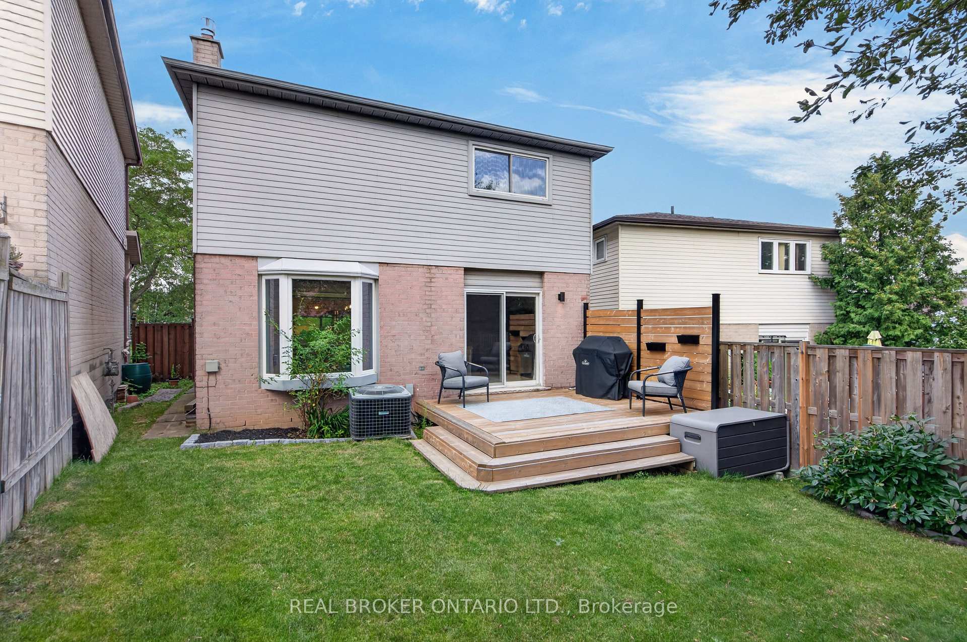 Photo 33 of 171 Golfwood Drive, Hamilton, Gurnett — HOMEH