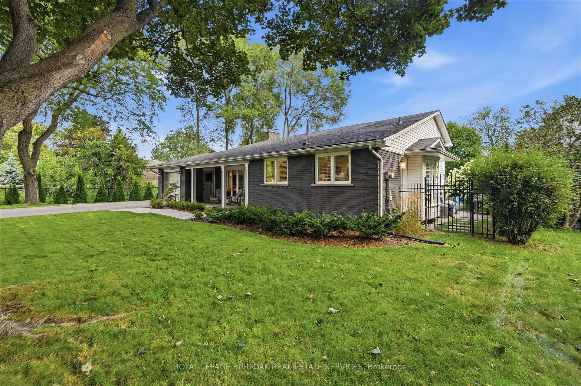 Photo 2 of 3430 Regal Road, Burlington, Roseland — HOMEH