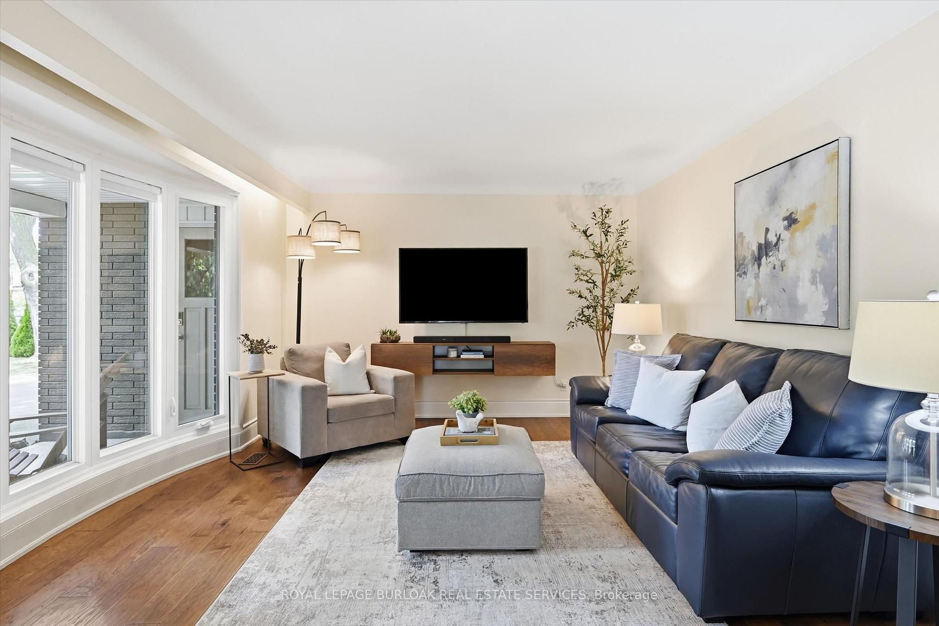 Photo 6 of 3430 Regal Road, Burlington, Roseland — HOMEH