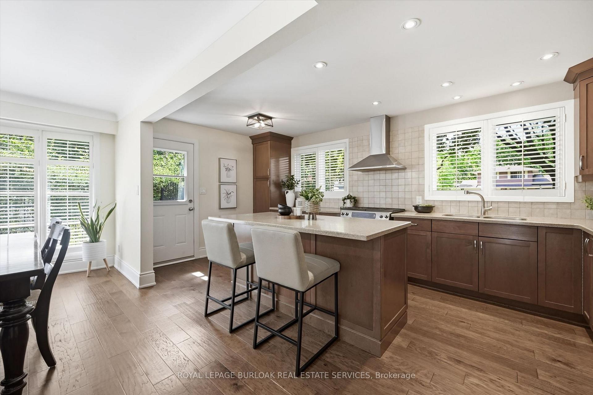 Photo 9 of 3430 Regal Road, Burlington, Roseland — HOMEH