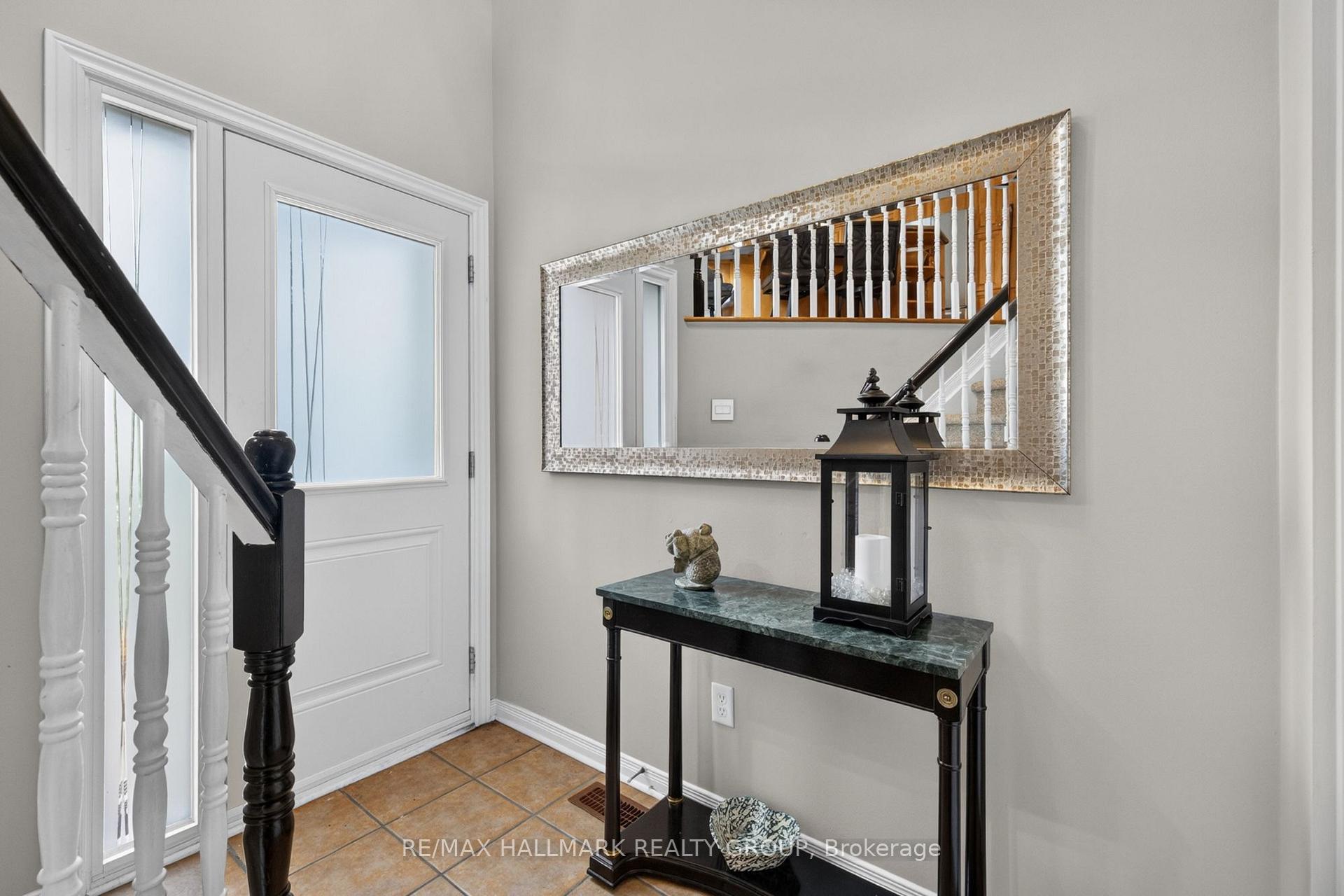 Photo 3 of 139 Castle Glen Crescent, Ottawa, Kanata - Glencairn/Hazeldean — HOMEH