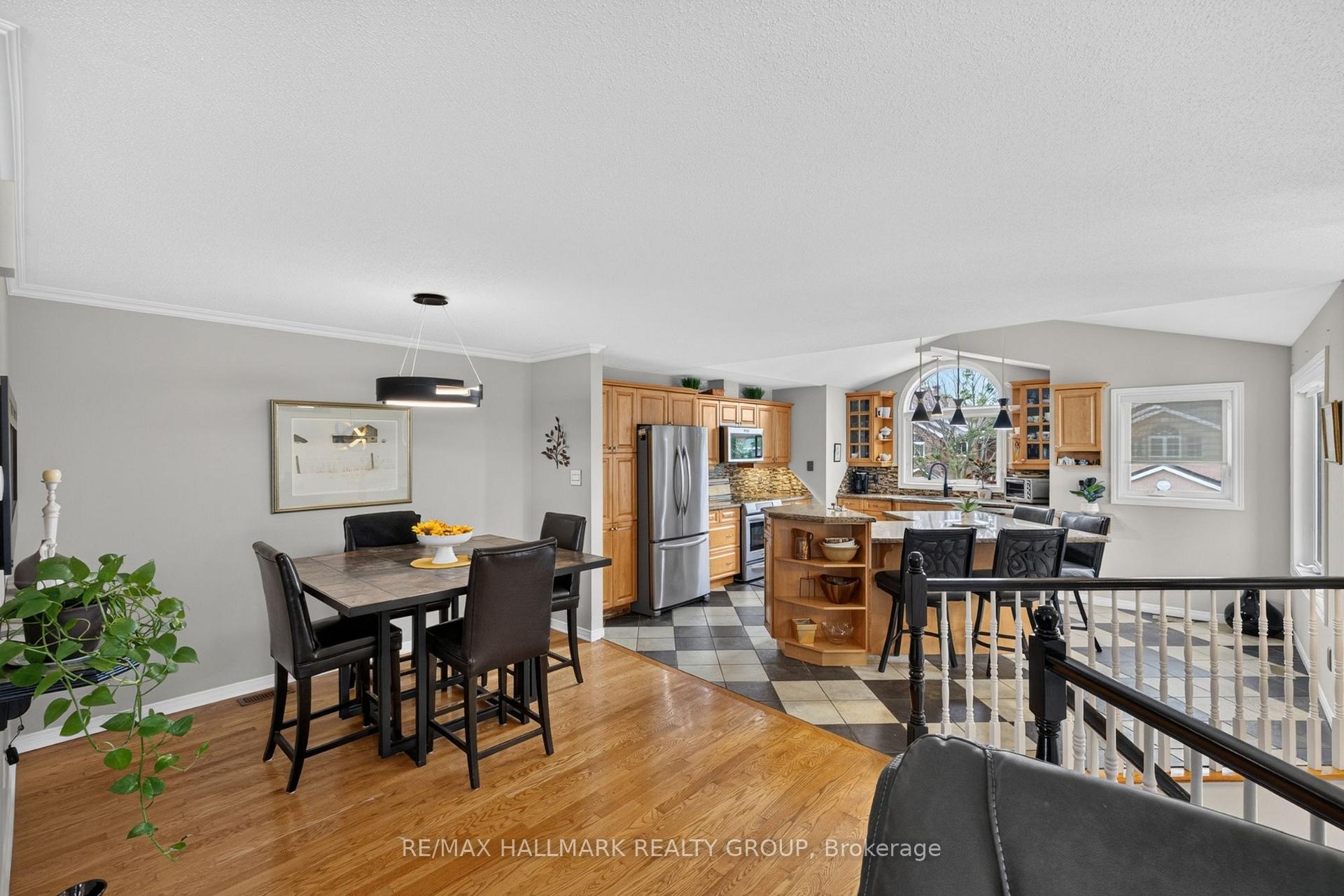 Photo 6 of 139 Castle Glen Crescent, Ottawa, Kanata - Glencairn/Hazeldean — HOMEH