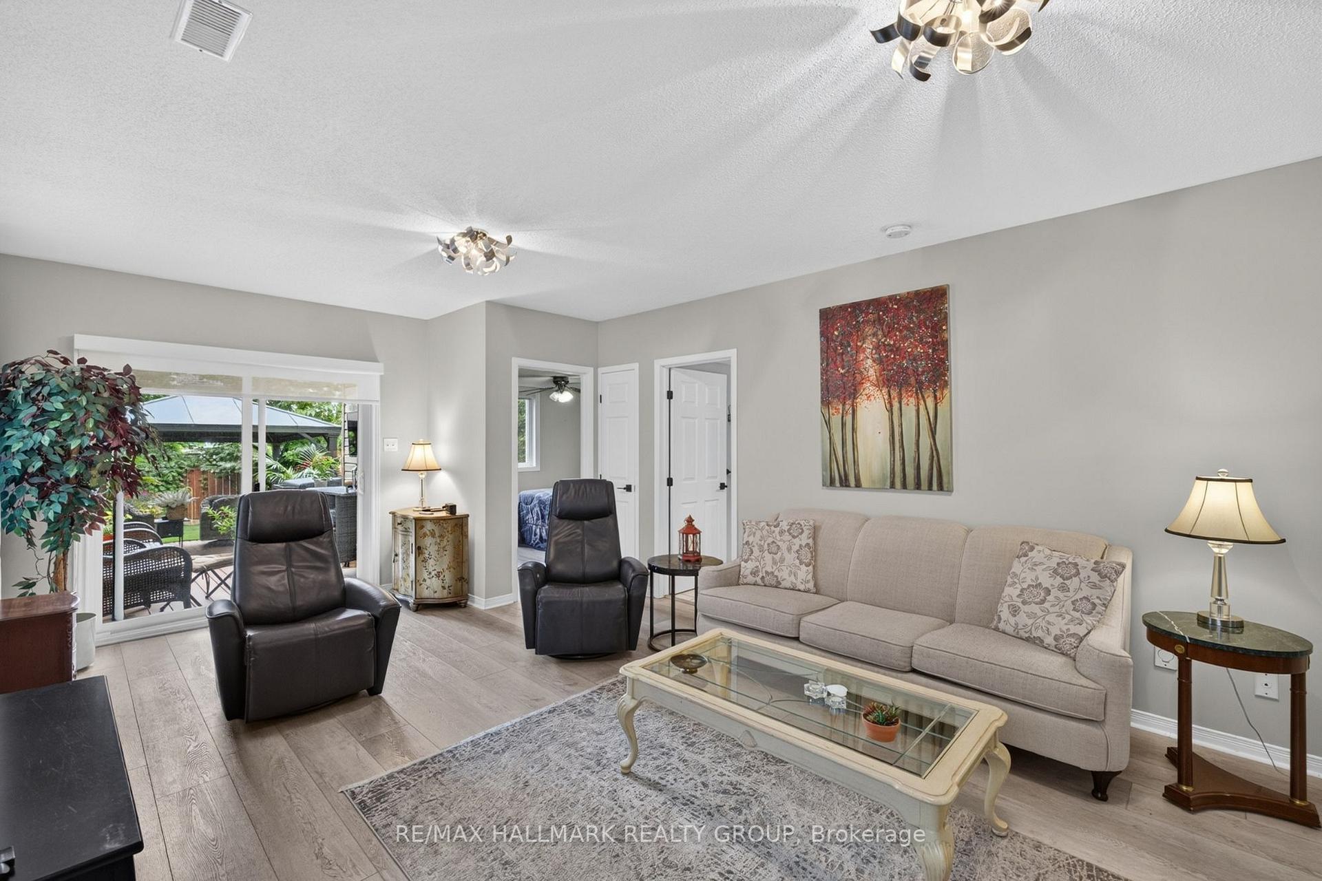Photo 31 of 139 Castle Glen Crescent, Ottawa, Kanata - Glencairn/Hazeldean — HOMEH