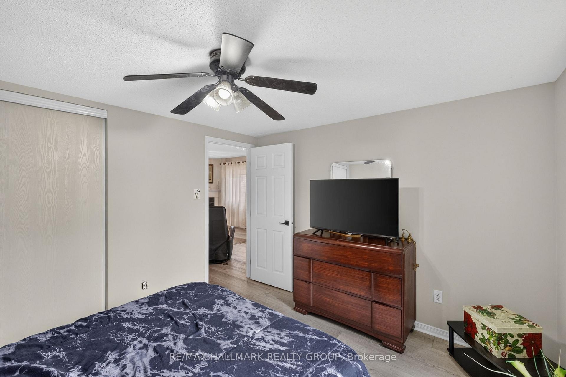 Photo 33 of 139 Castle Glen Crescent, Ottawa, Kanata - Glencairn/Hazeldean — HOMEH