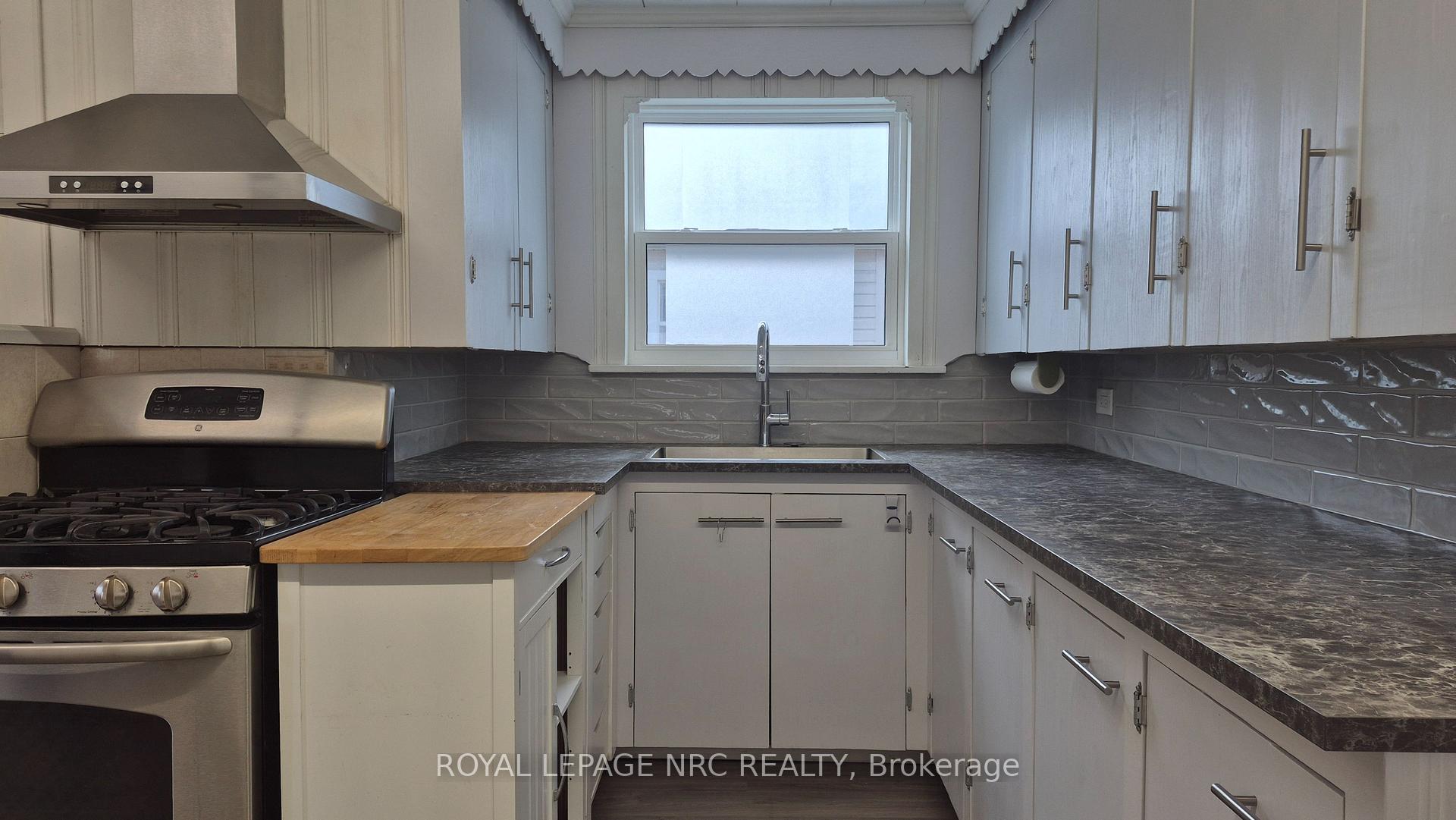 Photo 10 of 4593 Park Street, Niagara Falls, Downtown — HOMEH