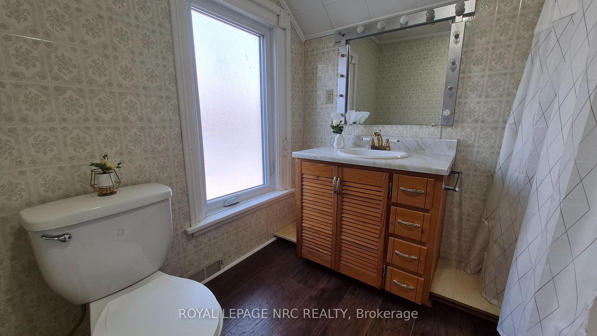 Photo 11 of 4593 Park Street, Niagara Falls, Downtown — HOMEH