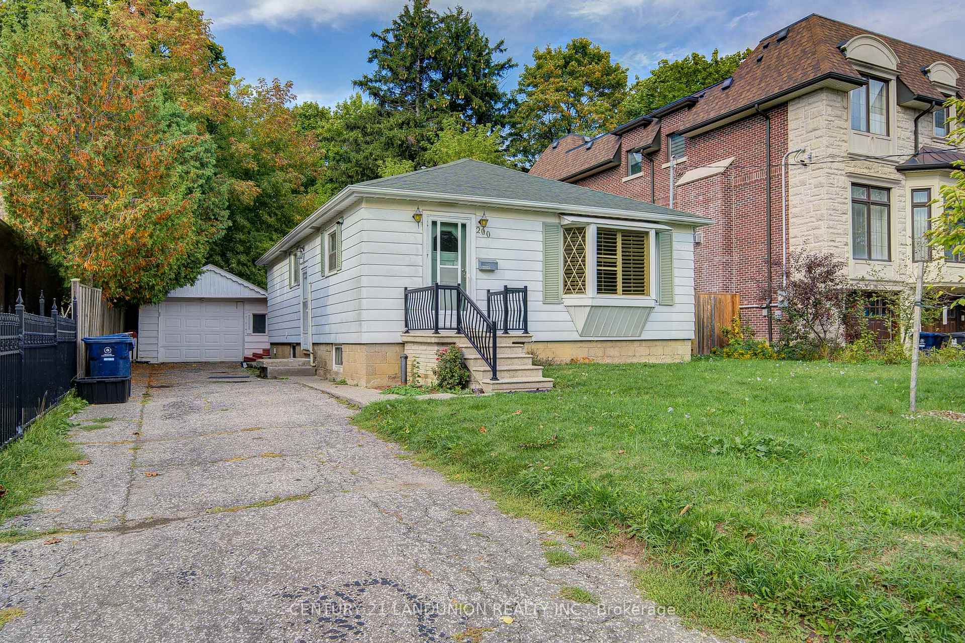 Photo 2 of 200 Elmhurst Avenue, North York, Lansing-Westgate — HOMEH