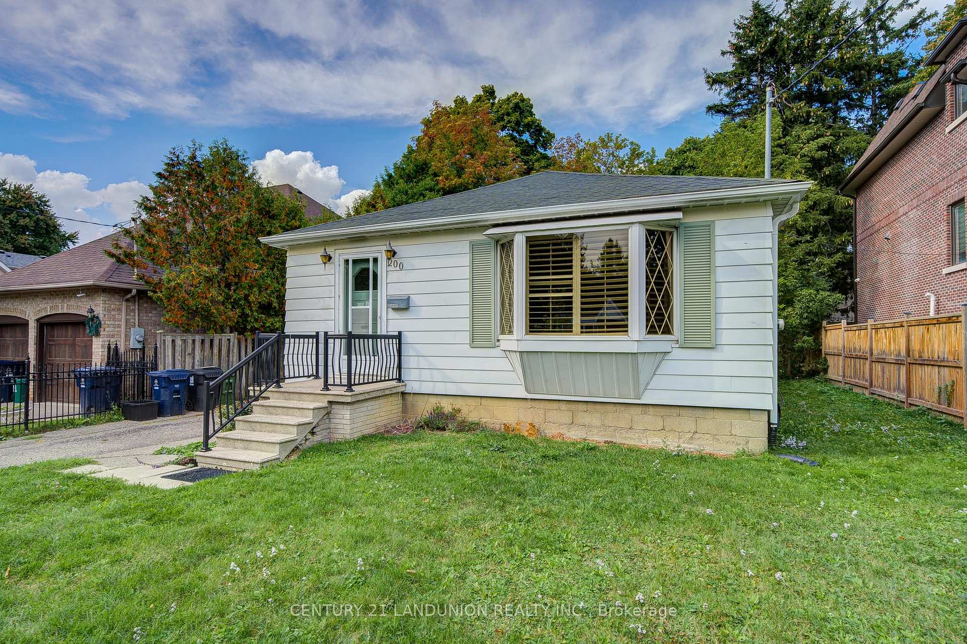 Photo 5 of 200 Elmhurst Avenue, North York, Lansing-Westgate — HOMEH