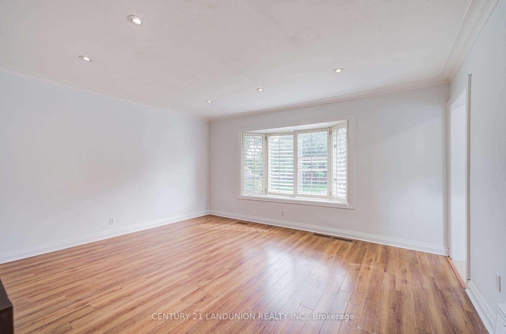 Photo 9 of 200 Elmhurst Avenue, North York, Lansing-Westgate — HOMEH