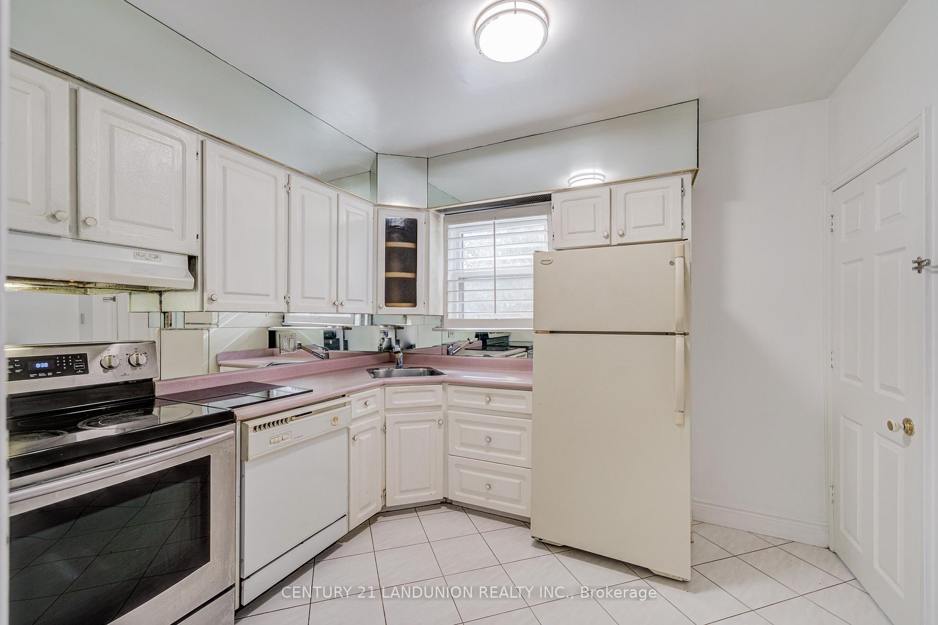 Photo 12 of 200 Elmhurst Avenue, North York, Lansing-Westgate — HOMEH
