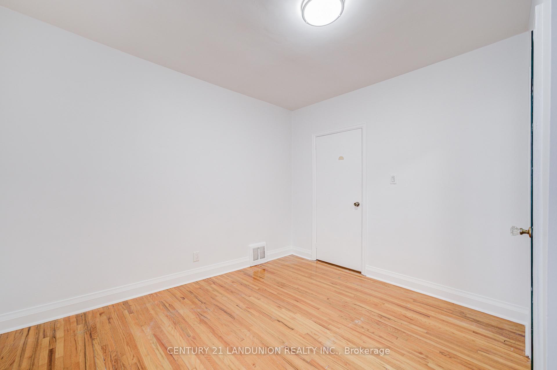 Photo 20 of 200 Elmhurst Avenue, North York, Lansing-Westgate — HOMEH
