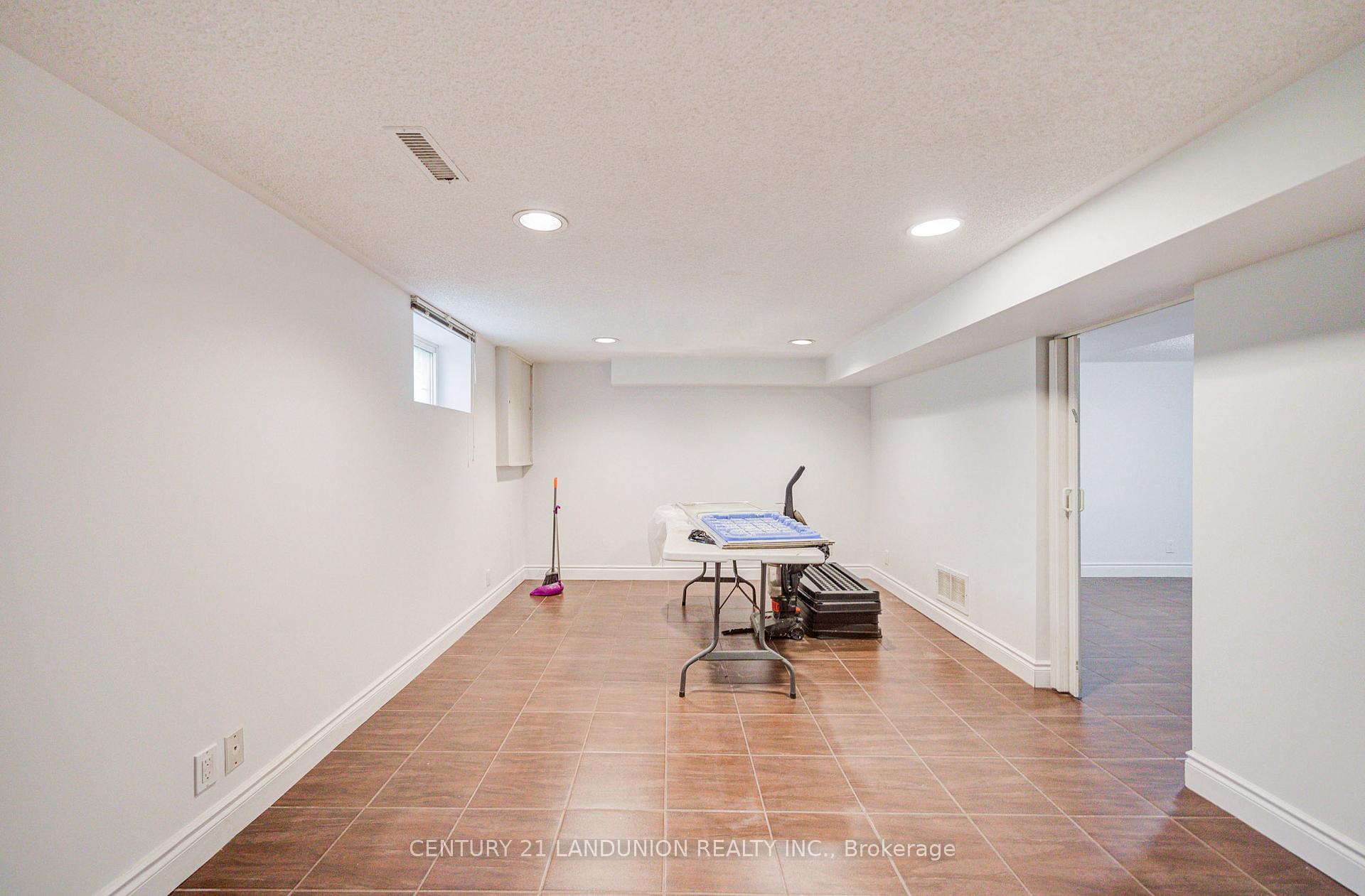 Photo 35 of 200 Elmhurst Avenue, North York, Lansing-Westgate — HOMEH