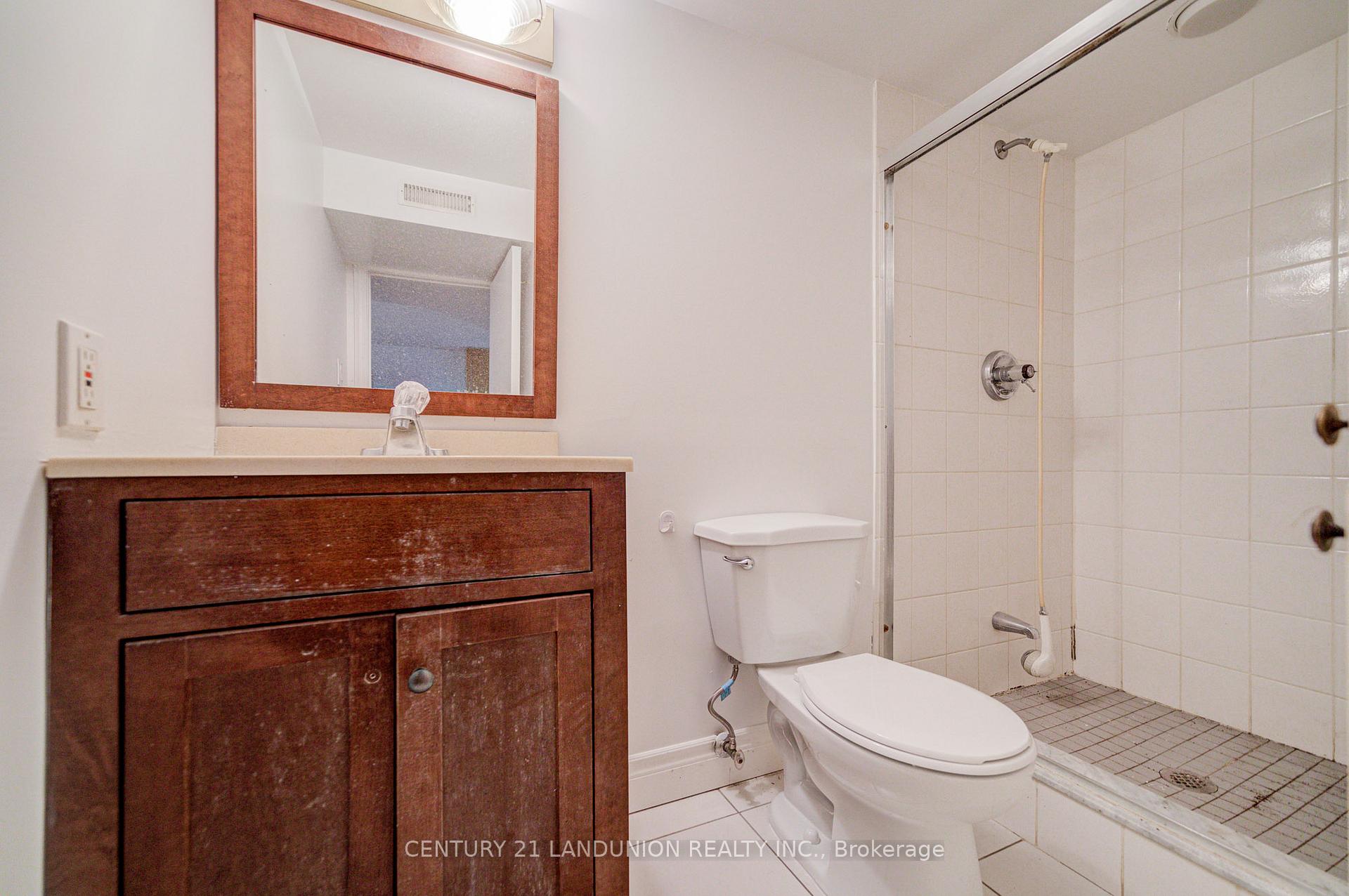 Photo 38 of 200 Elmhurst Avenue, North York, Lansing-Westgate — HOMEH