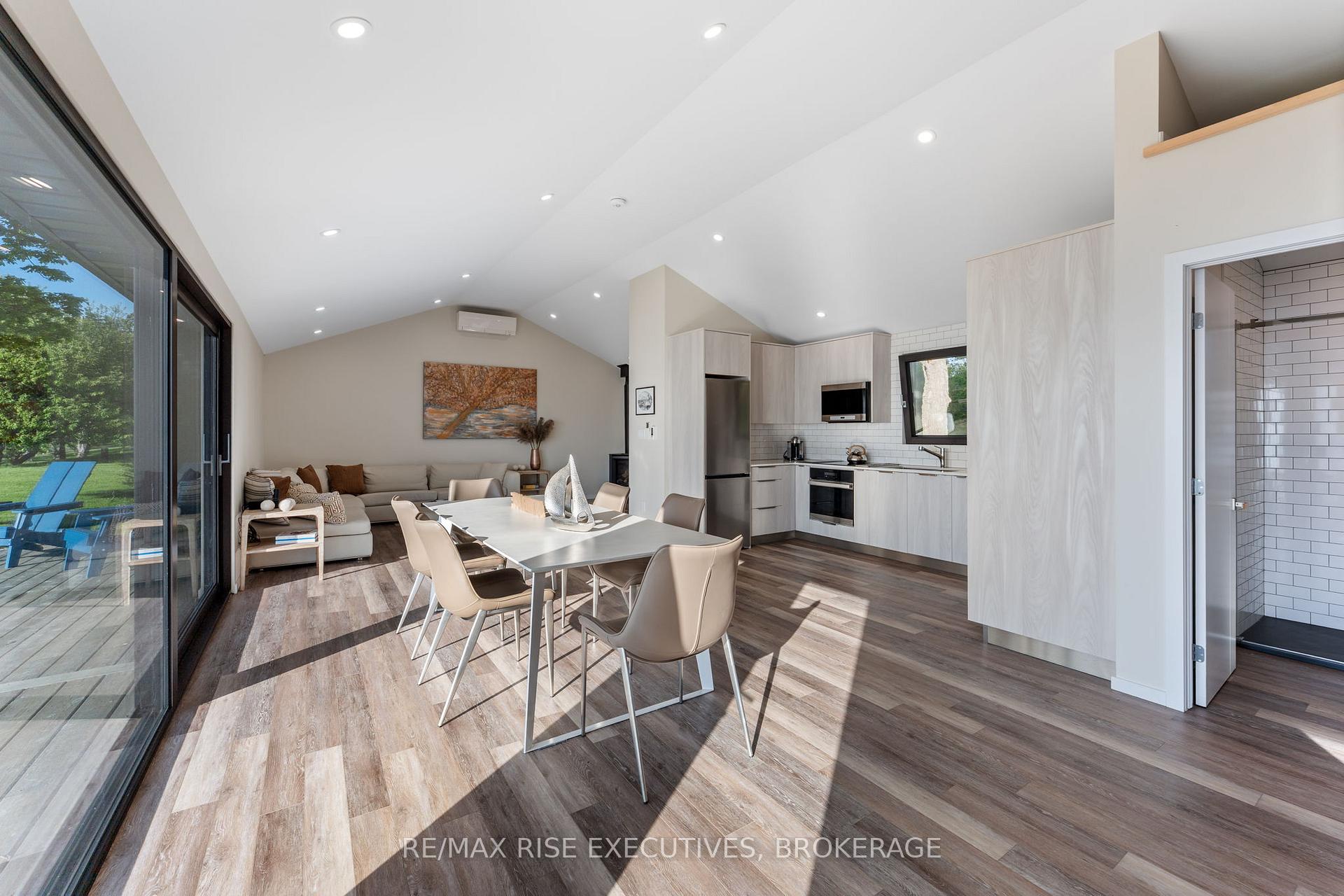 Photo 4 of 682 Salmon Point Road, Prince Edward County, Athol Ward — HOMEH