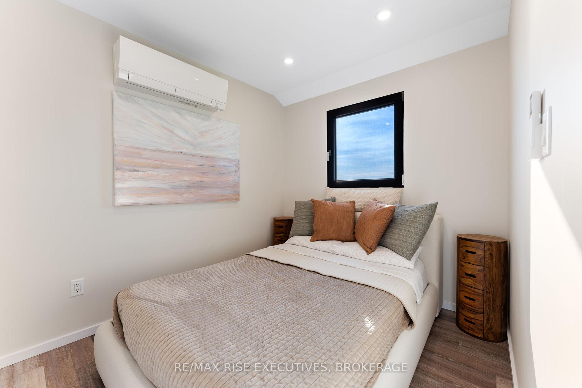Photo 11 of 682 Salmon Point Road, Prince Edward County, Athol Ward — HOMEH