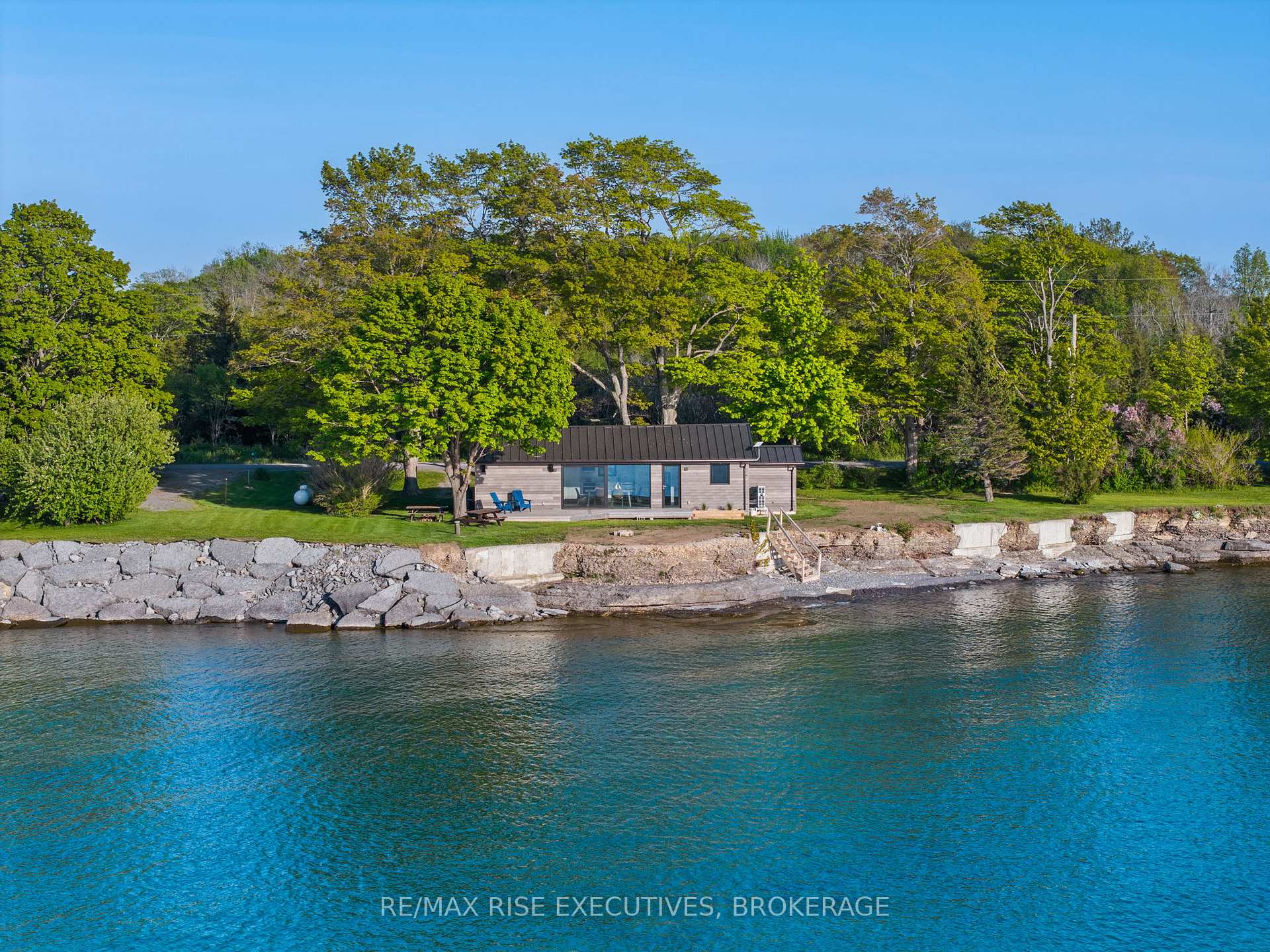 Photo 19 of 682 Salmon Point Road, Prince Edward County, Athol Ward — HOMEH