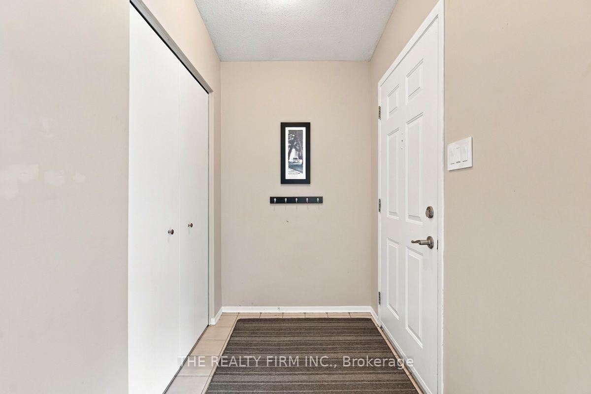 Photo 3 of 258 Olympic Crescent, London, North I — HOMEH