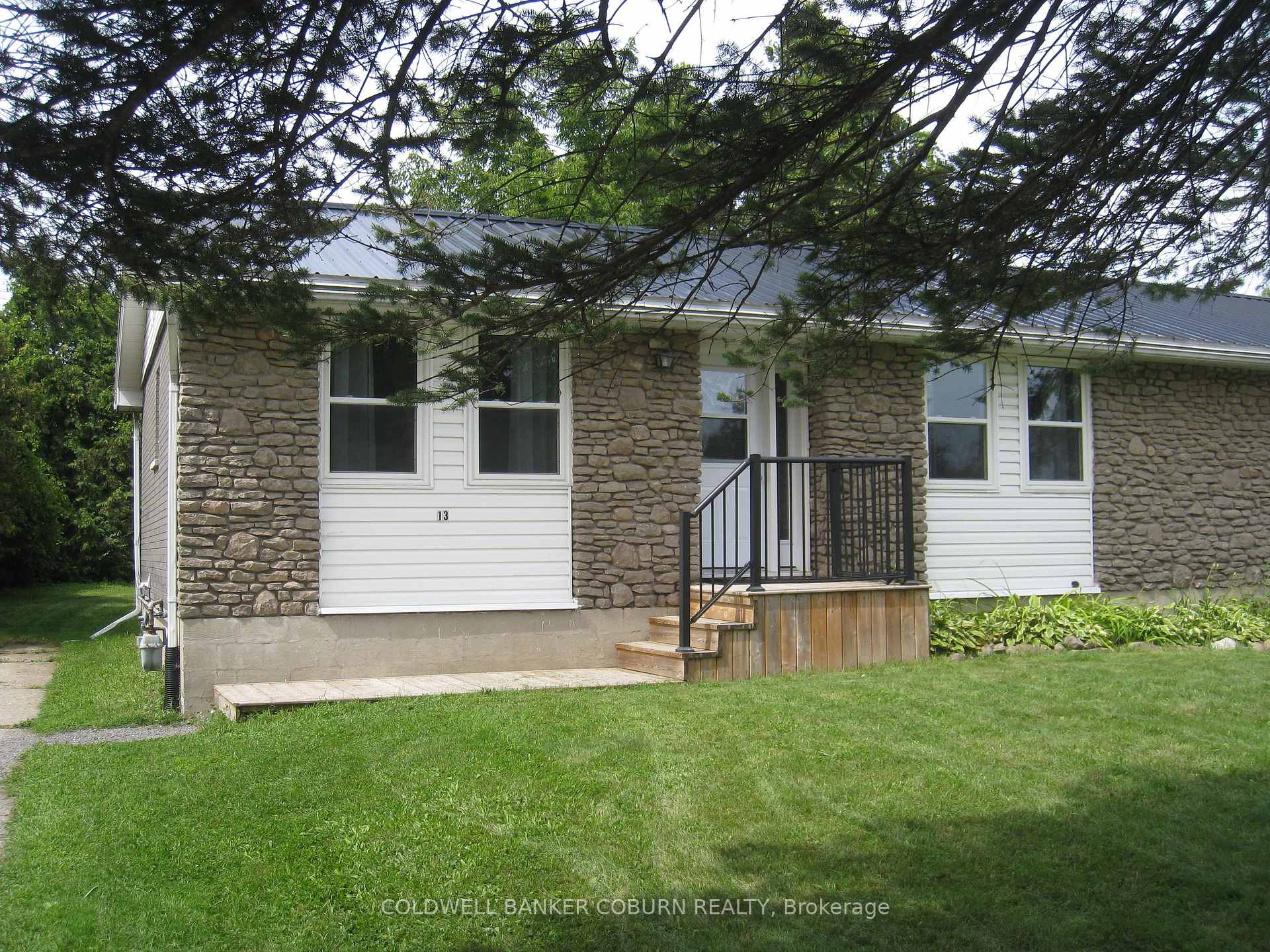 Photo 2 of 13 Queen Street, North Grenville, Kemptville — HOMEH
