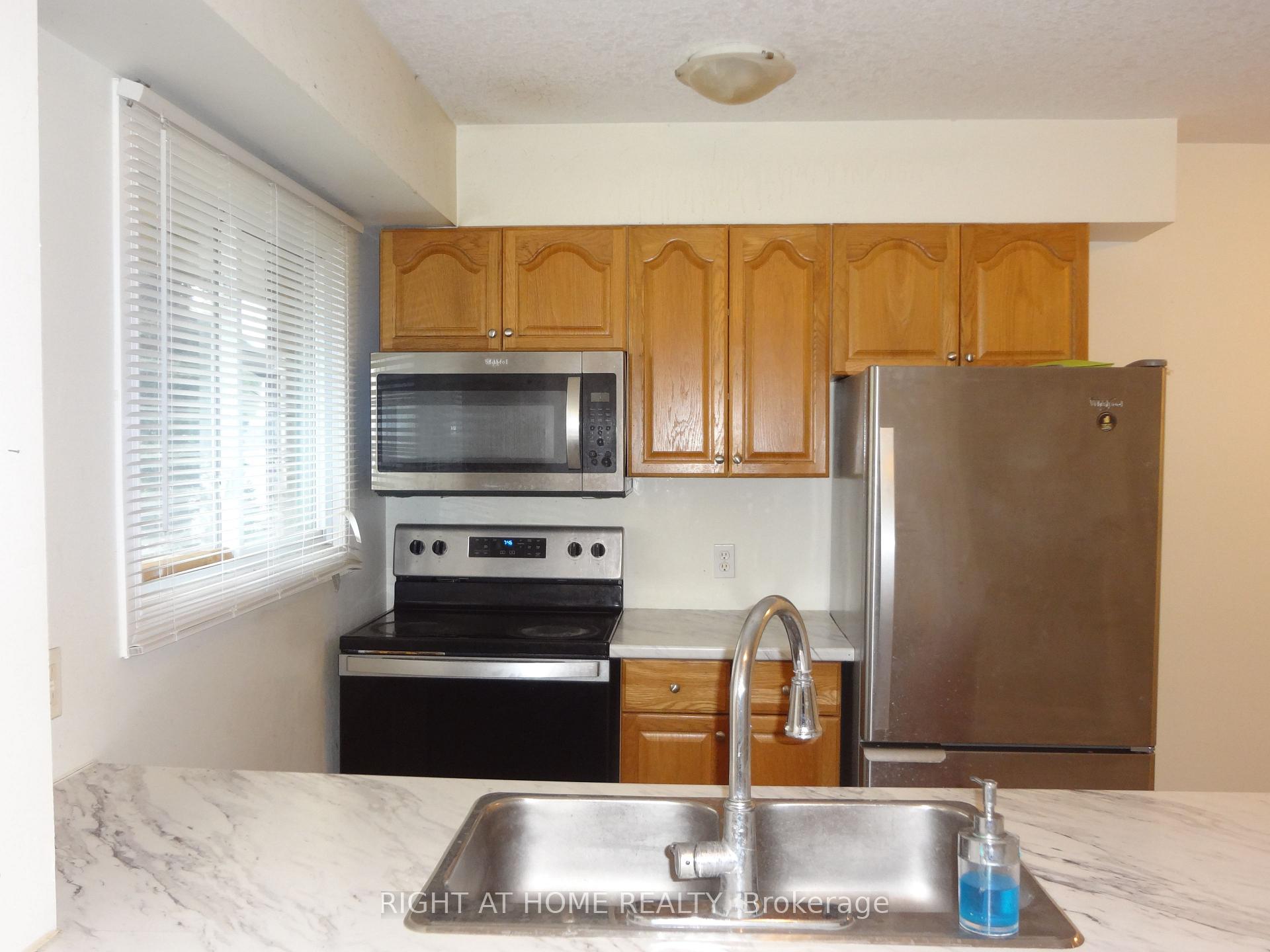 Photo 4 of Unit 49, 211 Veronica Drive, Kitchener, Centreville Chicopee — HOMEH