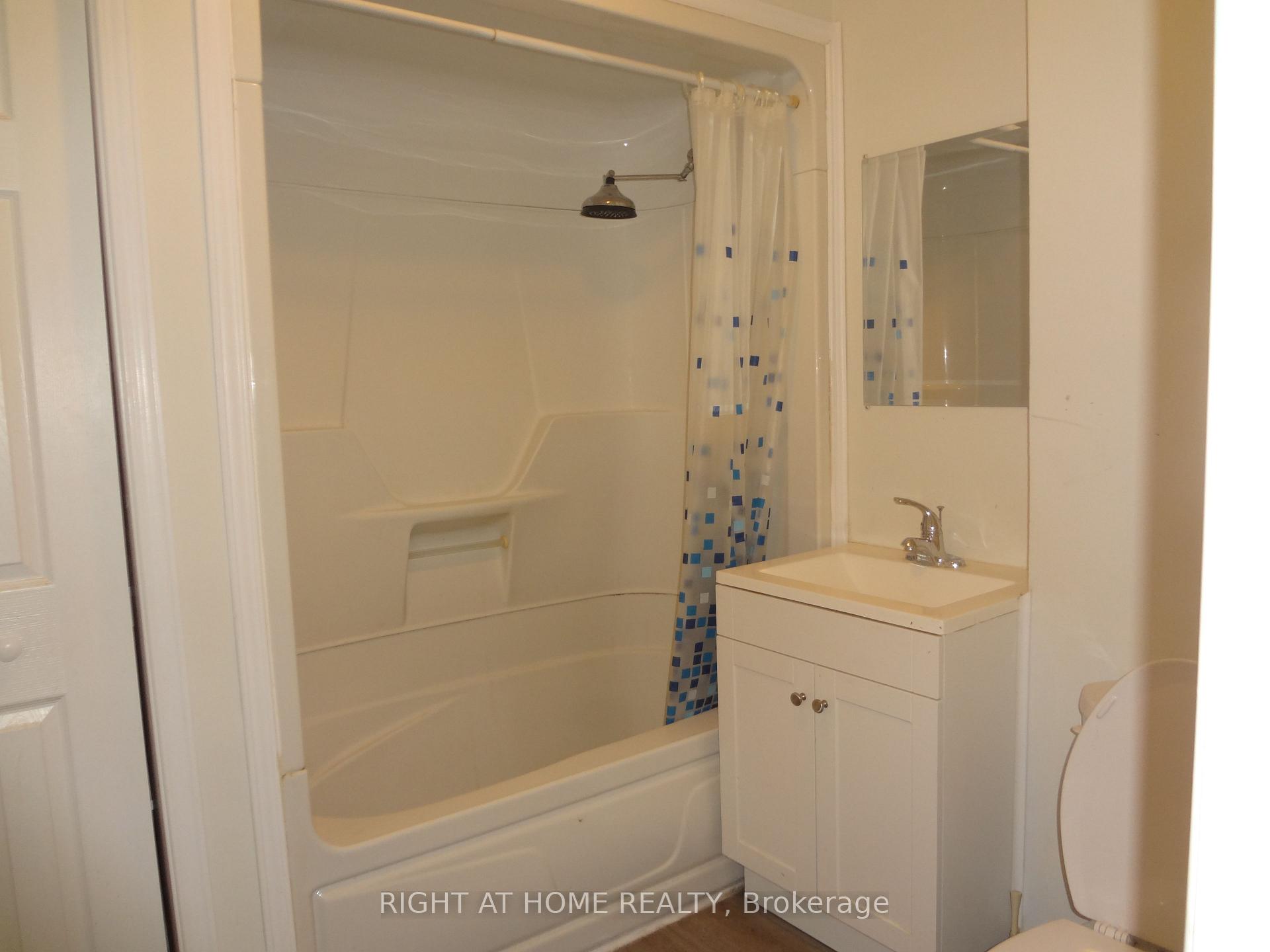 Photo 10 of Unit 49, 211 Veronica Drive, Kitchener, Centreville Chicopee — HOMEH