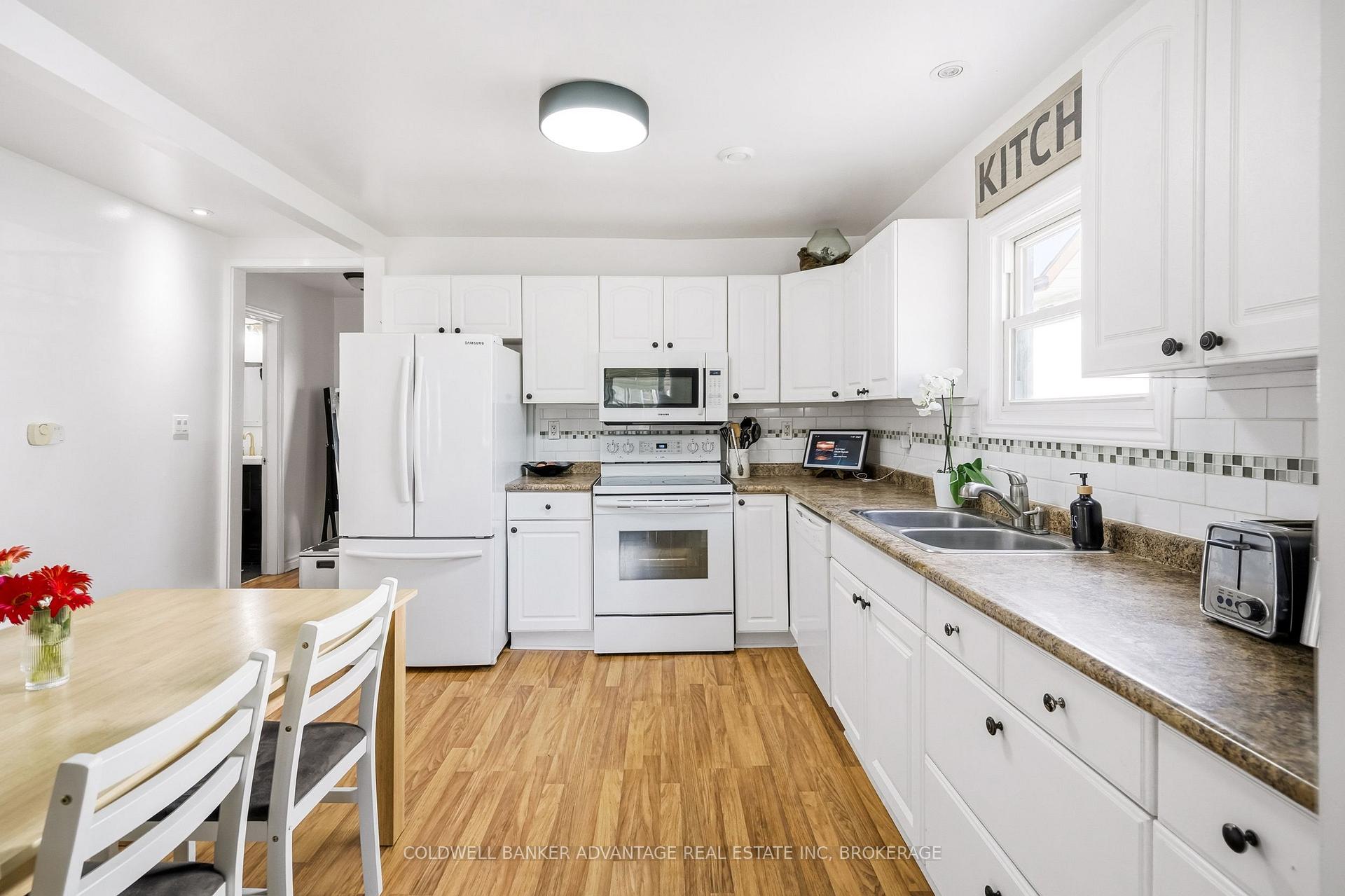 Photo 9 of 374 Dieppe Street, Welland, Lincoln/Crowland — HOMEH