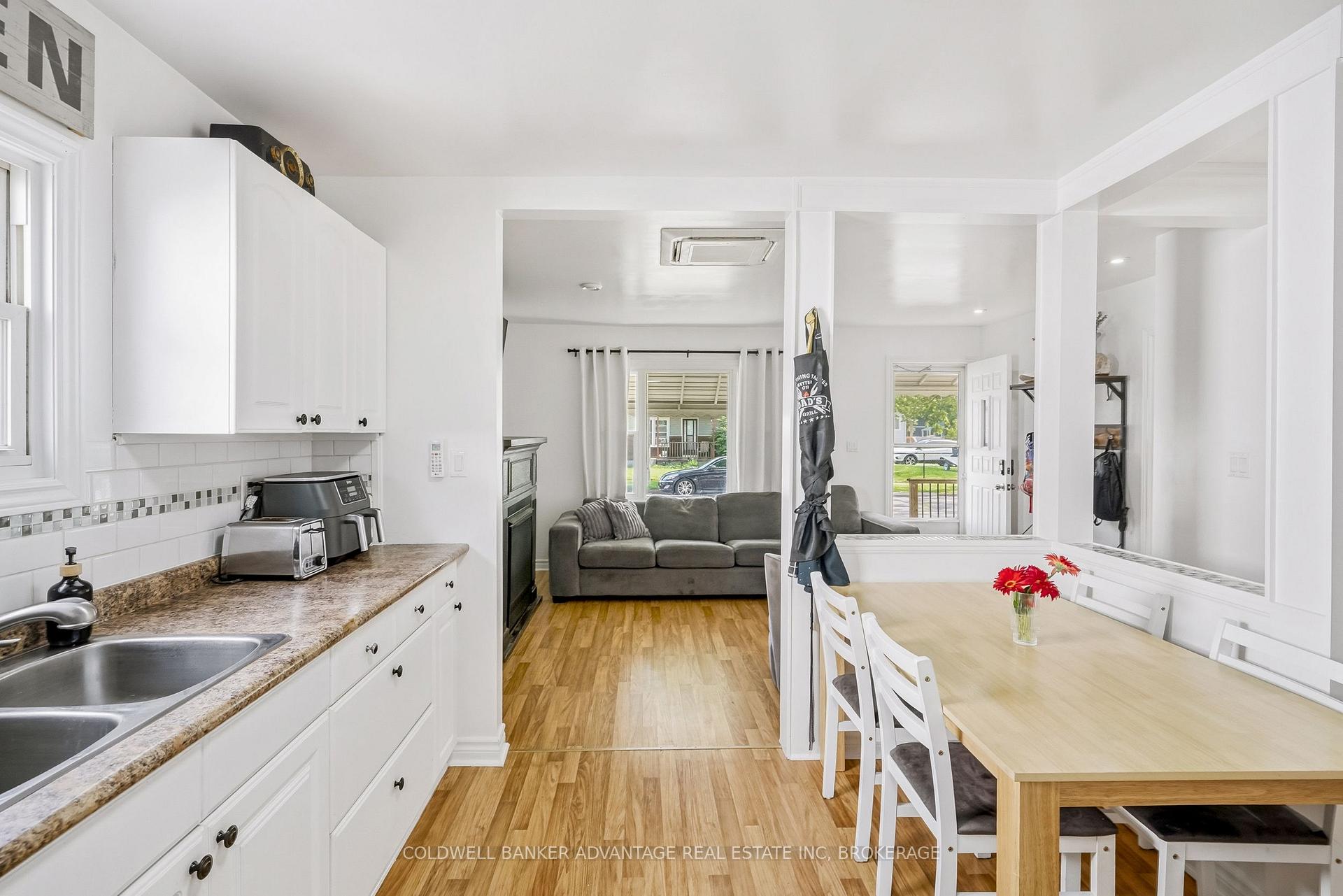 Photo 10 of 374 Dieppe Street, Welland, Lincoln/Crowland — HOMEH