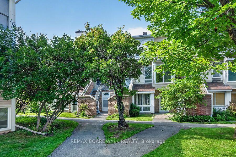 Photo 1 of 24B Shehyn Lane, Ottawa, Tanglewood — HOMEH