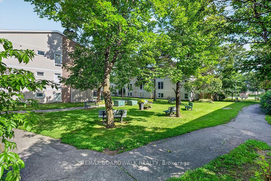 Photo 4 of 24B Shehyn Lane, Ottawa, Tanglewood — HOMEH