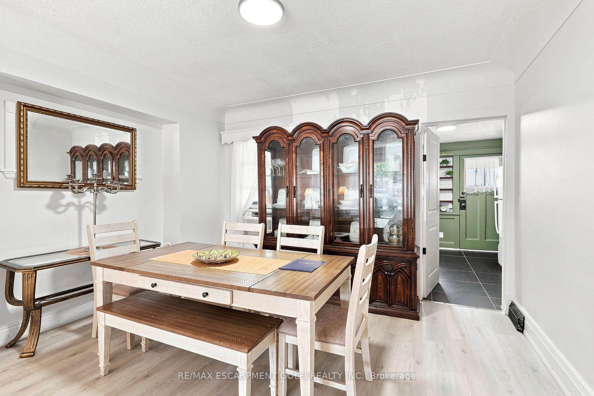 Photo 7 of 463 Dunsmure Avenue, Hamilton, Crown Point — HOMEH